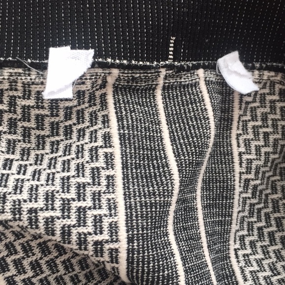 BCBGENERATION POWER SKIRT BODYCON BOHO STYLE XS - Picture 3 of 3